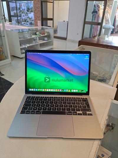 MacBook air 2020 core i5 laptop