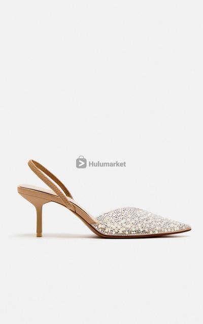 High heel shoe