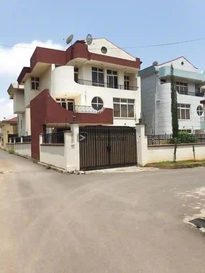 ሀያት  አፍሮ  ጺወን - , 6 Bedrooms, 6 Bathrooms, 300 Square Meters, for Sale
