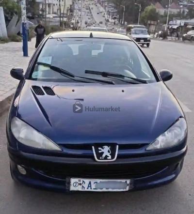 2001 Peugeot peugeot 206 ንጹ