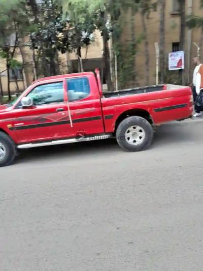 2001 Mitsubishi L200  Hard body Pickup