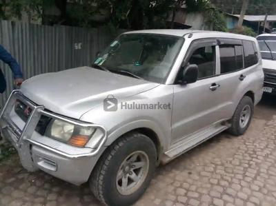 2002 Mitsubishi 2002 pajero