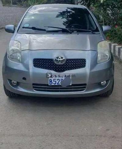 2007 Yaris compact