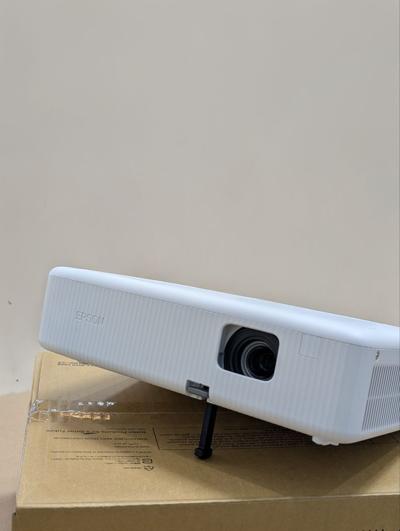 Brand New Epson Projector CO-W01
With Cartoon with Best image Quality 
Epson Projector With Remote 

Mounting type:   Floor Mount, Tabletop Mount