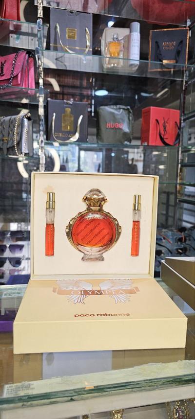 Women's signature perfume set