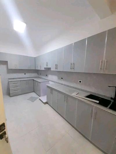 የሚሰጥ ፎቅ ሀይሌ ጋርመንት