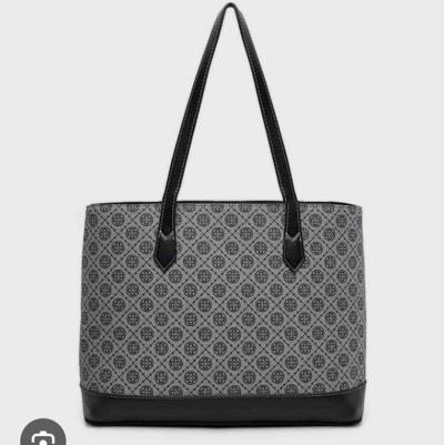 ተለቅ ያለ የሴቶች ቦርሳ