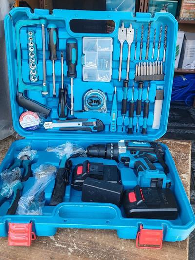 MAKITA CHARGER DRILL WITH FULL ACCESSORIES