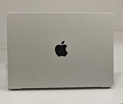 Apple mackbook m4 pro 2024 14 inch